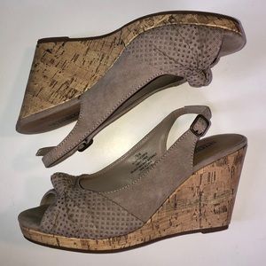 HIGH HEELS 3 to 4 INCHES!